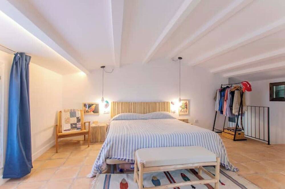Gran Piscina y Jardín, Recién Reformada, Full A/C in Punta Prima, Sant Lluís