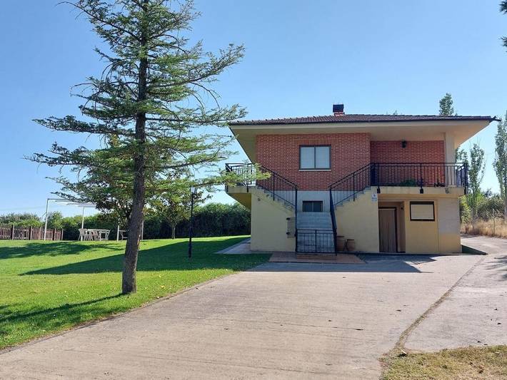 Apartamento para 5 personas, con Balcón y Terraza además de Jardín y Piscina en Zamora 