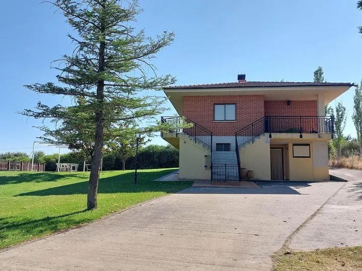 Casa de vacaciones para 5 personas, con jardín además de piscina y vistas - 1