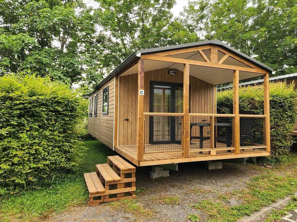 Zecamping 3 étoiles vue exceptionnelle et soirées animées in Gex