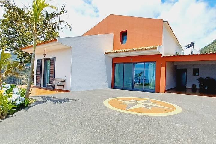Villa für 8 Personen, mit Balkon und Garten - 1