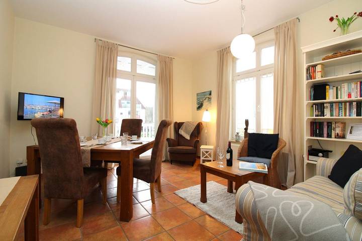 Ferienwohnung für 4 Personen, mit Balkon in Kühlungsborn - 2