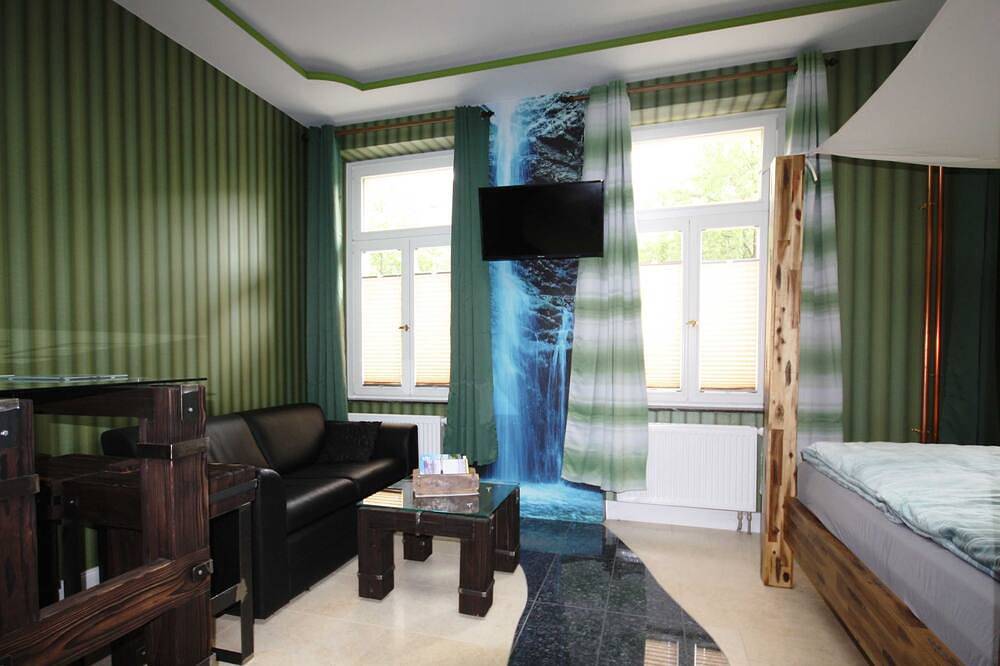 Studio Forest - zromantik Apartments in Leipzig, *2km bis ins Stadtzentrum* in Leipzig-Ost, Leipzig