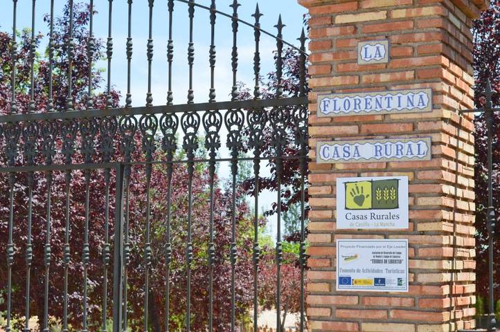 Casa de vacaciones para 8 personas, con jardín además de piscina y vistas, Familias con niños en Sierra Morena de Ciudad Real - 2