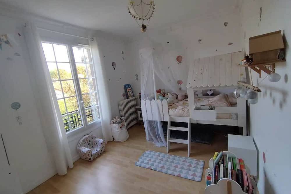 Maison Jardin Jacuzzi Proche Disney in Lagny-sur-Marne, Sena y Marne