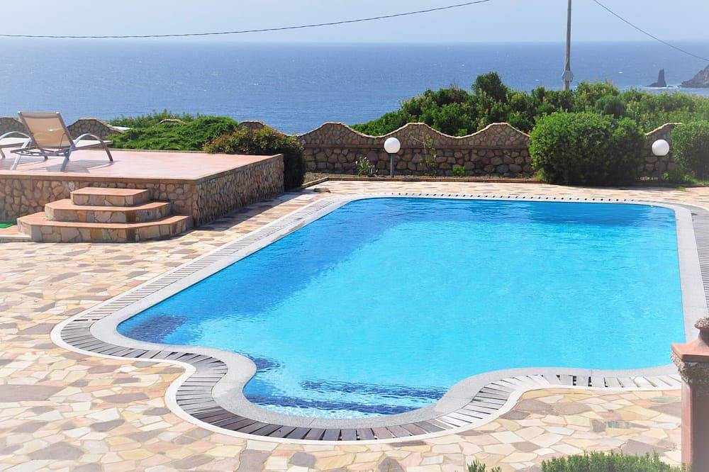 Panoramic villa with swimming pool, facing the sea in Arbus (Municipality), Campidano di Terralba