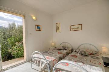 Gîte pour 4 Personnes dans Peri, Région d'Ajaccio, Photo 1