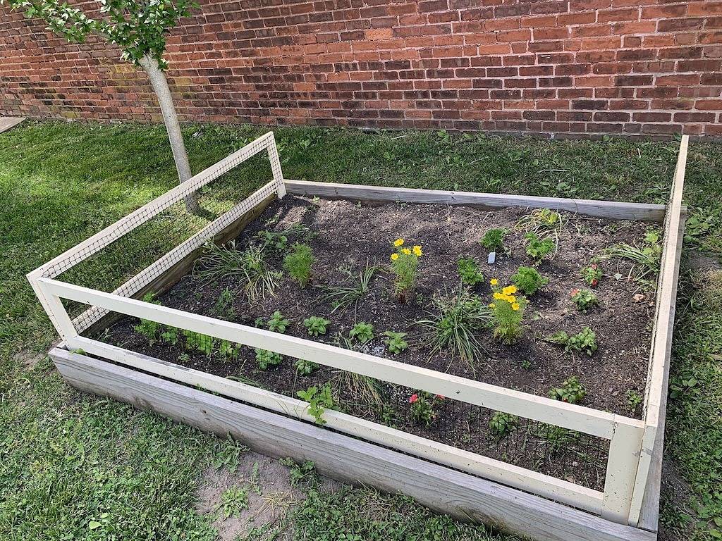 Exceptional location footsteps to beautiful downtown Mystic w/private driveway in Mystic, Connecticut