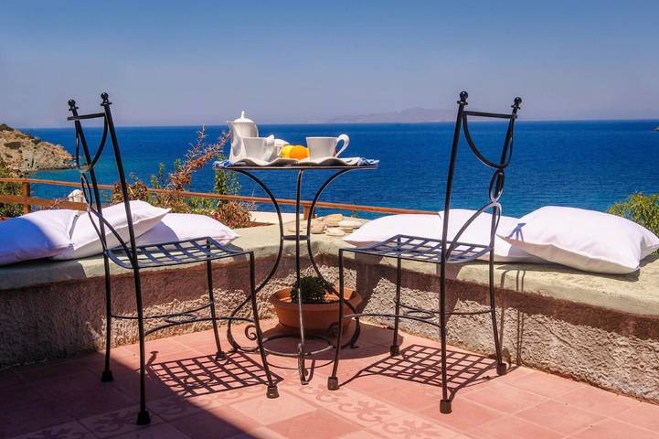 Location de vacances pour 8 personnes, avec piscine et jardin dans Syros - 2