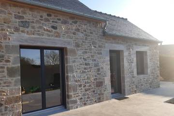 Gîte pour 2 personnes, avec jardin à Plévenon