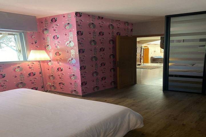Location de vacances pour 8 personnes, avec Terrasse ainsi que Jardin et Piscine à Nalliers - 3