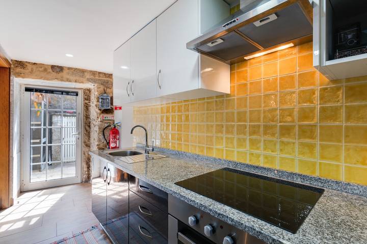 Casa vacacional 'Cantinho da Avó' con vistas, terraza privada y Wi-Fi in Loivo, Distrito de Viana do Castelo