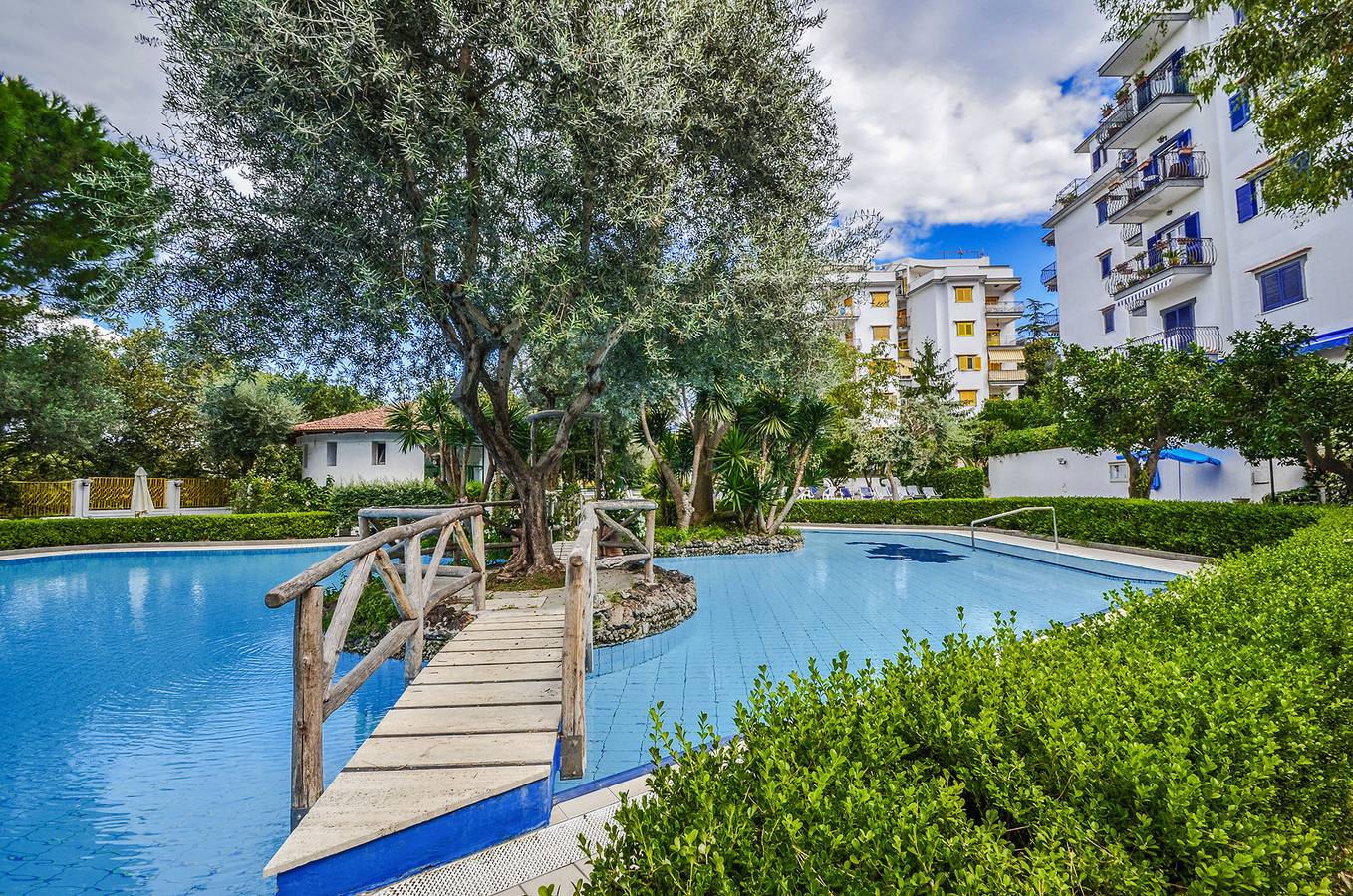 Ganze Wohnung, Amore Rentals - Appartamento Carmela con Piscina Condivisa e Aria Condizionata in Sorrent, Sorrento Coast