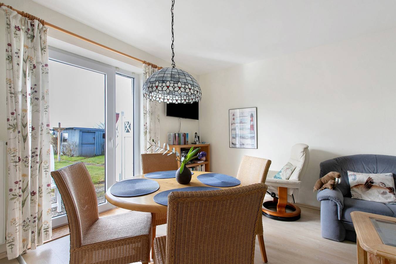 Ganze Wohnung, Apartment 'Fewo 8 Pellworm' mit privater Terrasse, Garten und Wlan, Platz für bis zu 4 Gäste in Dagebüll, Nordseeküste