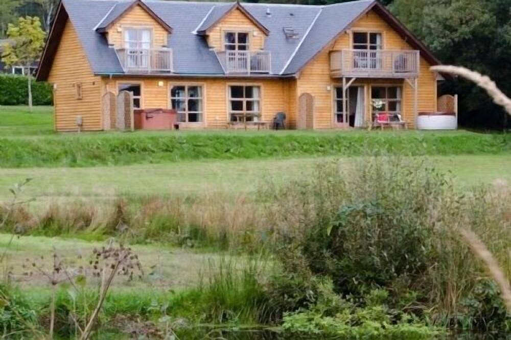Culzean Diamond Lodge with hot tub and sauna in Loch Lomond, Stirling und Umgebung