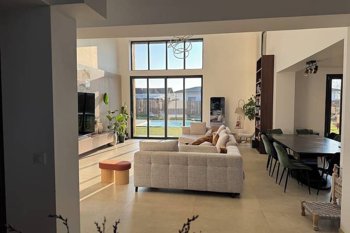 Location de vacances pour 12 personnes, avec piscine et jardin à Ambarès-et-Lagrave - 3