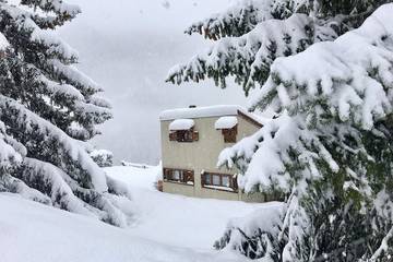 Maison de campagne pour 12 personnes, avec balcon et jardin, animaux acceptés dans Antagnod