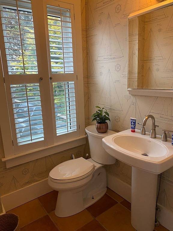 Walk to downtown! Ideal location for Mystic adventures. in Mystic, Connecticut