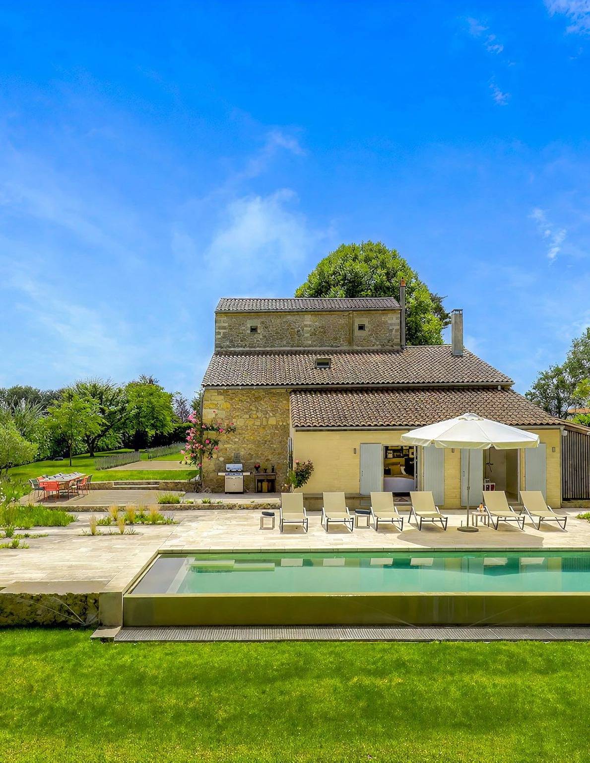 Maison Vinicole in Puisseguin, Région de Libourne