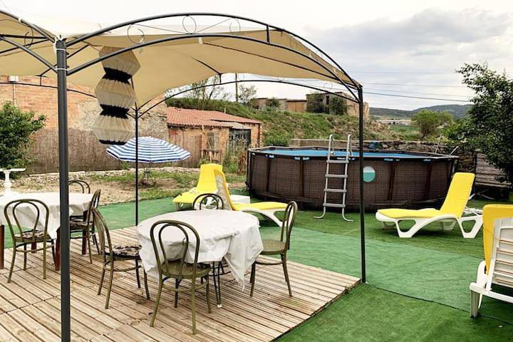 Casa rural con piscina para 13 personas, con piscina y jardín, Se admiten mascotas en Pirineo Aragonés - 2