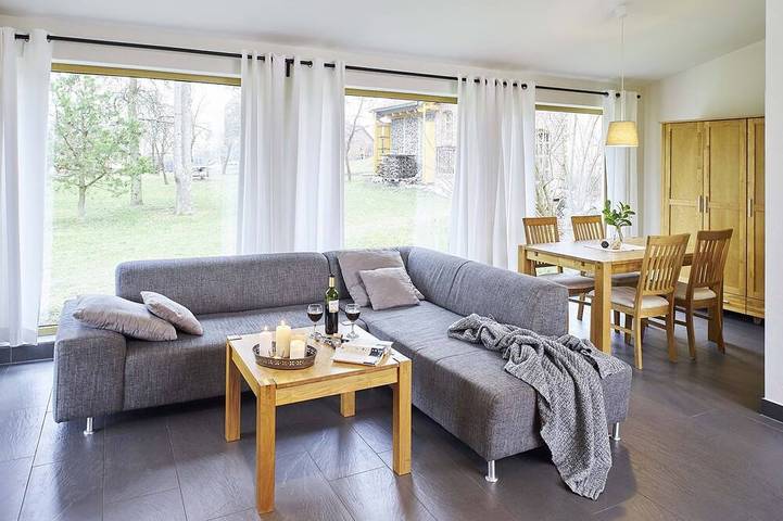 Ferienhaus für 4 Personen, mit Terrasse und Garten sowie Pool und Sauna