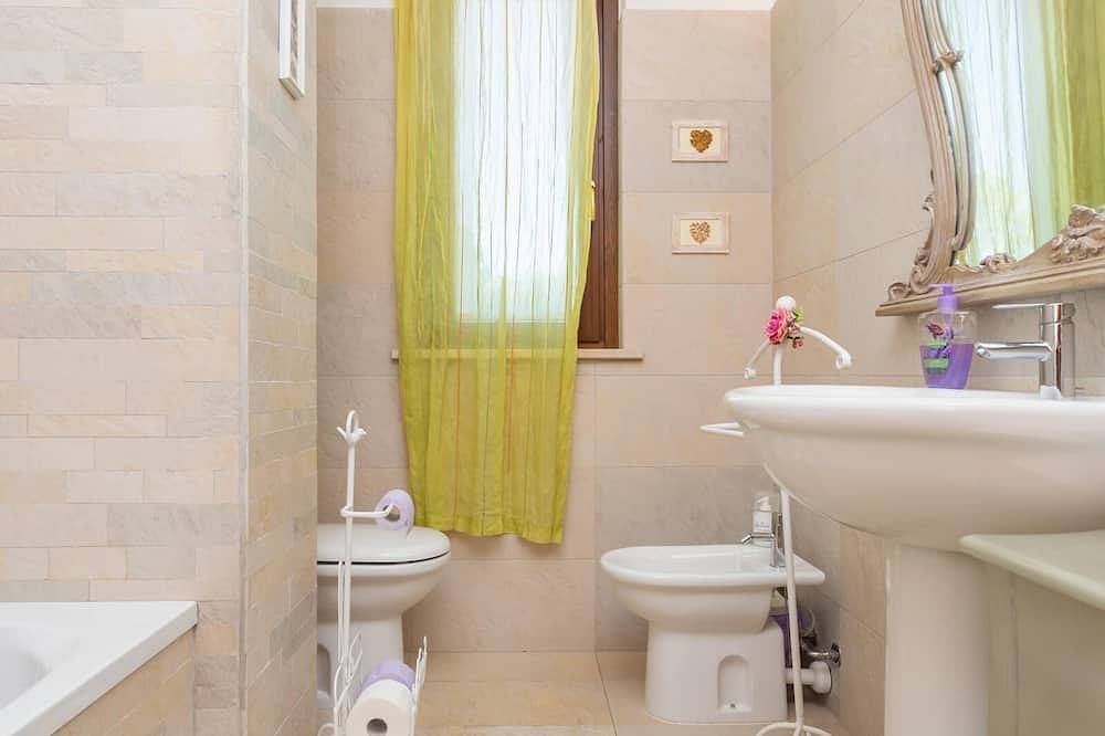 Apartamento entero, Casa de vacaciones en Perugia, ideal para familias in Corciano, Provincia de Perugia