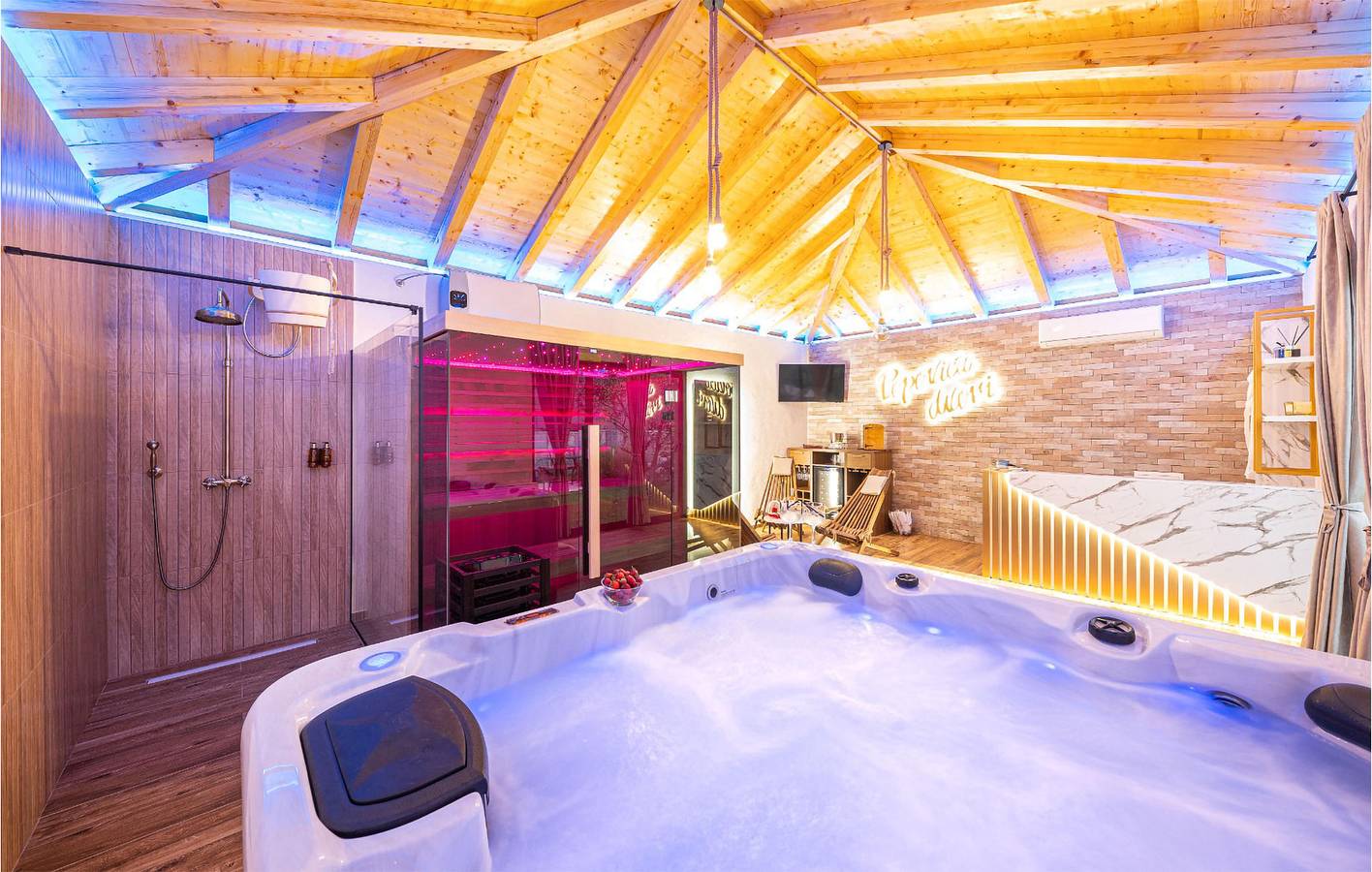 Ferienhaus für 18 Personen mit Sauna in Šestanovac, Makarska Riviera