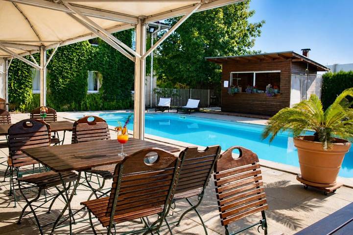 Hôtel pour 2 personnes, avec jardin et piscine à Eckbolsheim