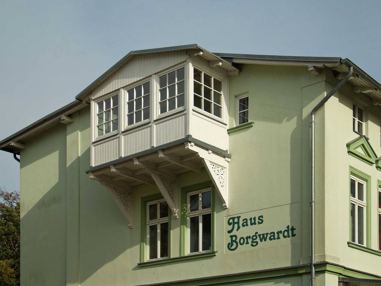 Ganze Ferienwohnung, Haus Borgwardt mit Meerblick und wenige Minuten zum Strand in Göhren, Rügen