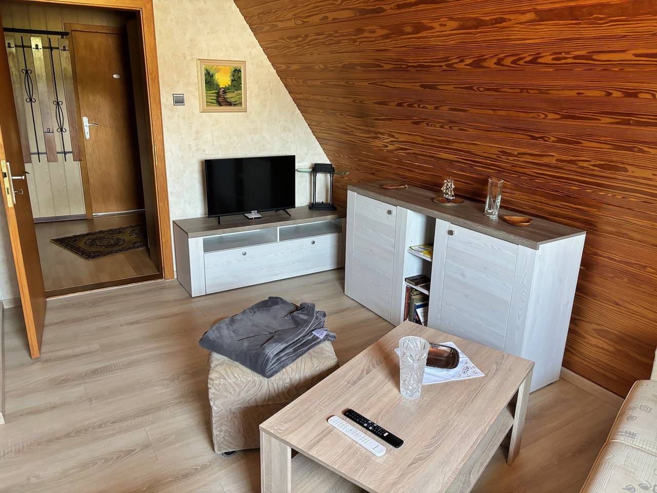 Entire apartment, Holiday Appartment "Anne" with Balcony and Wi-Fi in Bremervörde, Cuxland