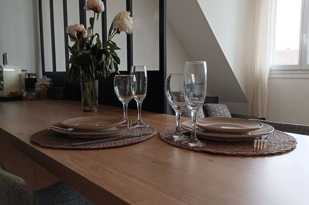 Apartamento entero, Cosy T2 apartment Hyper Centre Place Jeanne Hachette Near Airport And Sncf Station in Beauvais, Río Oise