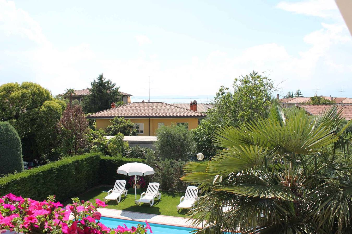 Appartement de vacances entier, Appartement de vacances avec balcon et piscine  in Lazise, Montagnes autour du lac de Garde