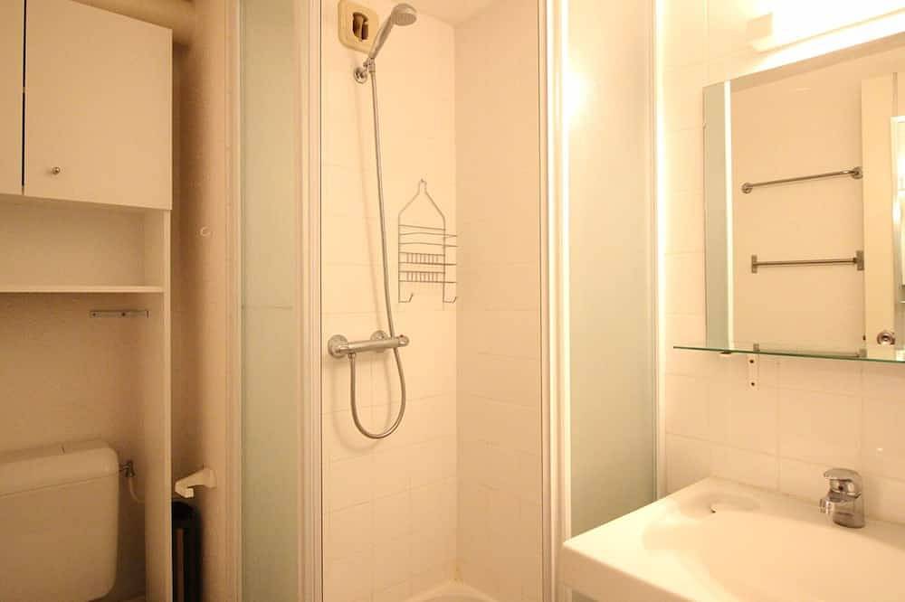 Apartamento entero, Apartamento F2 al pie de pistas en Mont-Dore, 1er piso, 2**, 4 pers, no mascotas in Mont-Dore, Parque Natural Regional Volcans d'Auvergne