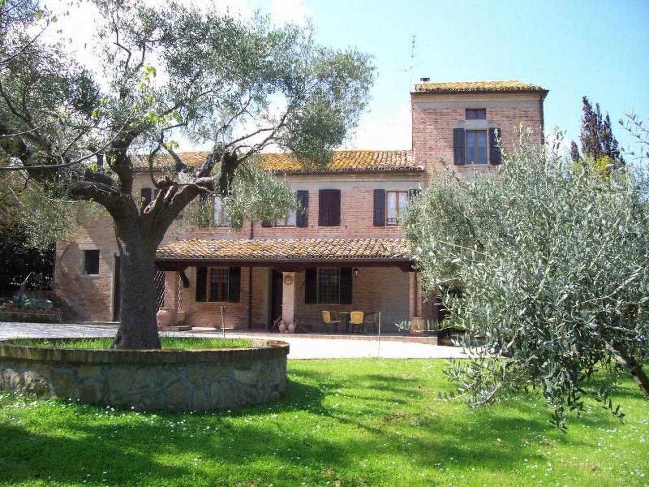 Appartamento intero, Wohnung mit Gemeinschaftsgarten und Pool in Morro d'Alba, Provincia di Ancona