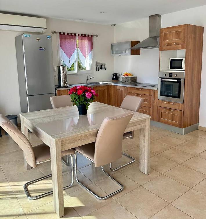 Location de vacances pour 4 personnes, avec Terrasse ainsi que Jardin et Vue à Tresserre - 4