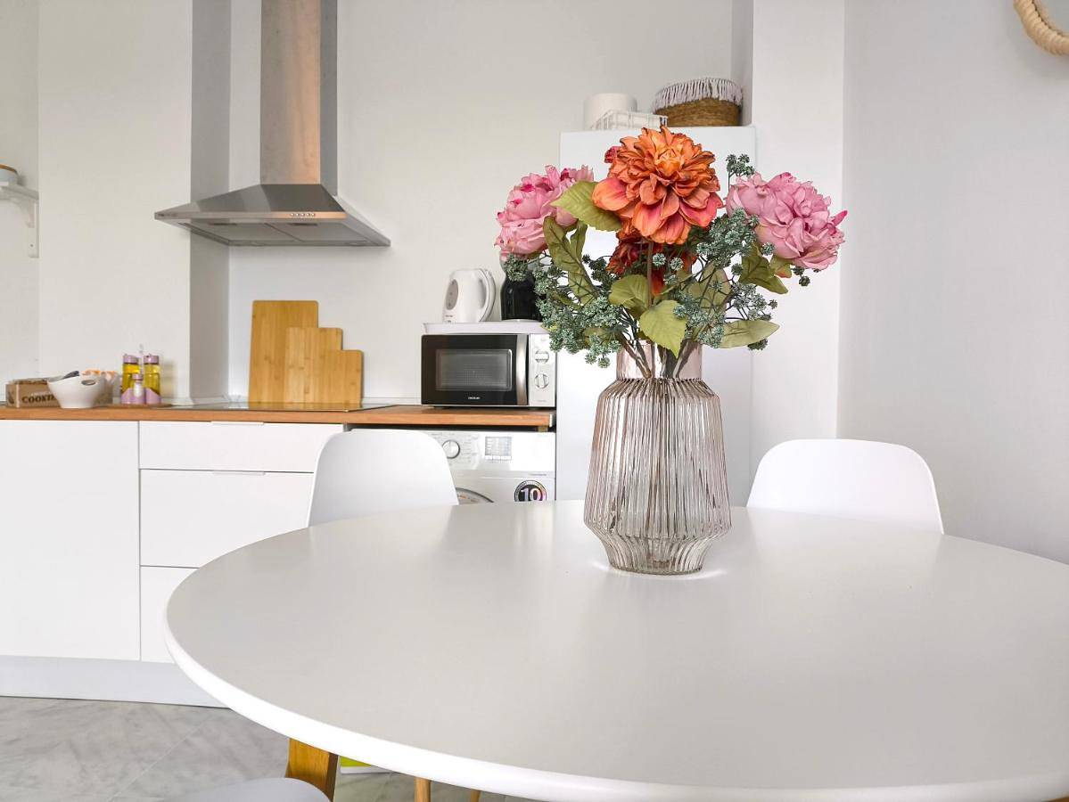Deluxe One-Bedroom Apartment with Garden View in Este-Alcosa-Torreblanca, Sevilla