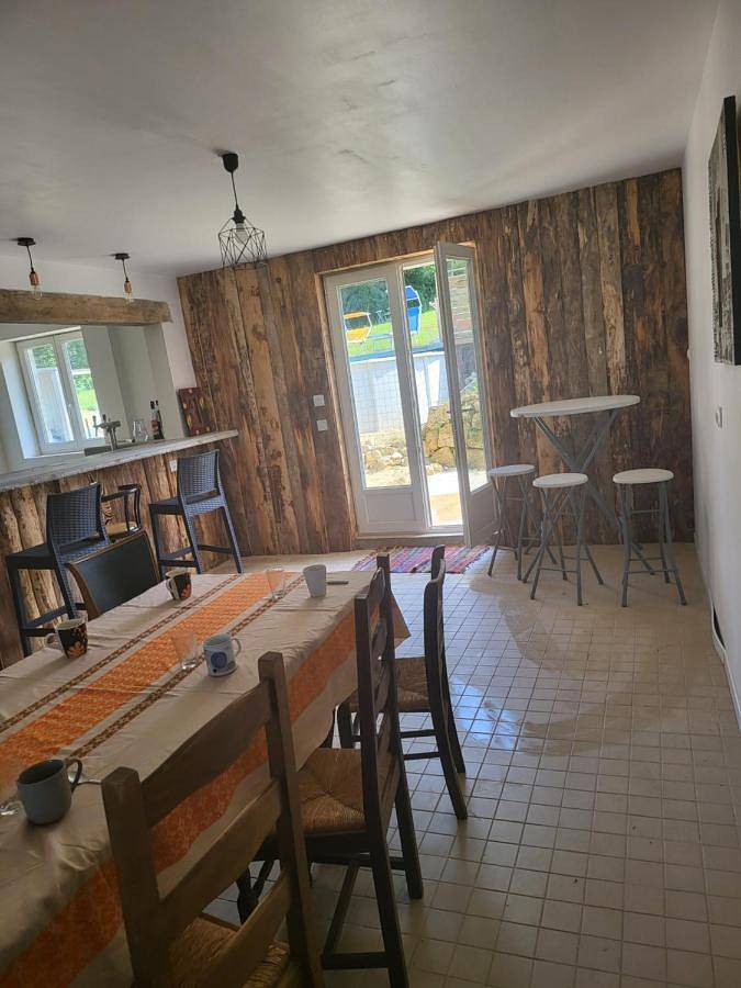 Location de vacances pour 3 personnes, avec jardin ainsi que piscine et vue dans La Motte-Fanjas - 2
