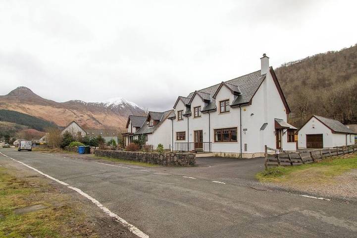 Holiday rental for 11 people, with terrace and garden in Glencoe