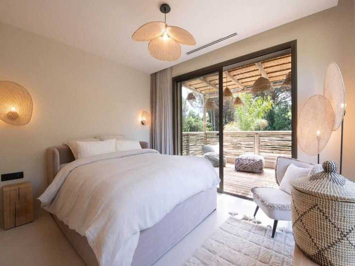 Gîte pour 12 personnes, avec jacuzzi ainsi que piscine et balcon/terrasse à Ramatuelle - 3