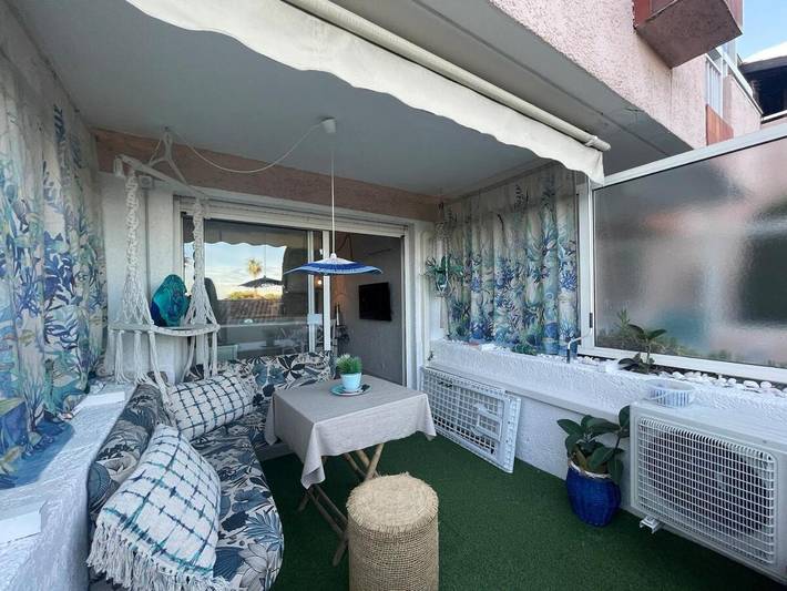 Gîte pour 4 personnes, avec terrasse dans Gare D Antibes
