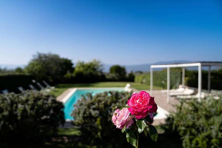 Villa per 12 persone, con piscina e giardino nonché panorama, con animali domestici in Reggello