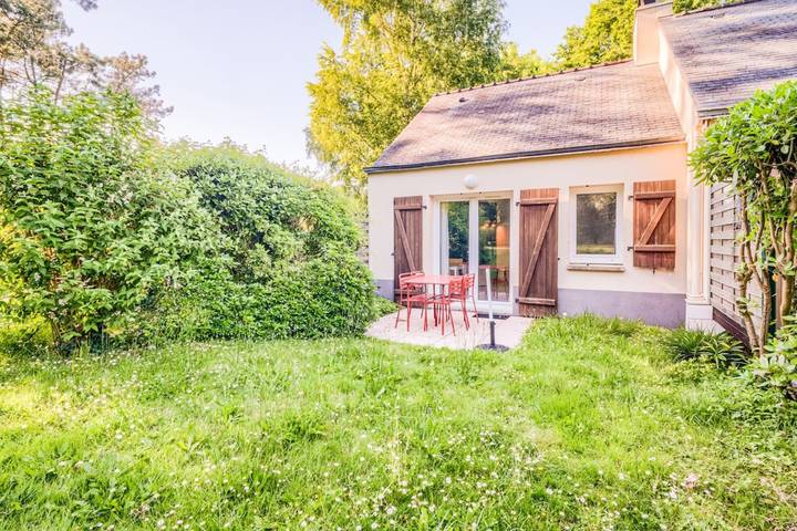 Location de vacances pour 4 personnes, avec jardin ainsi que piscine et terrasse, adapté aux familles à Ploemel - 2
