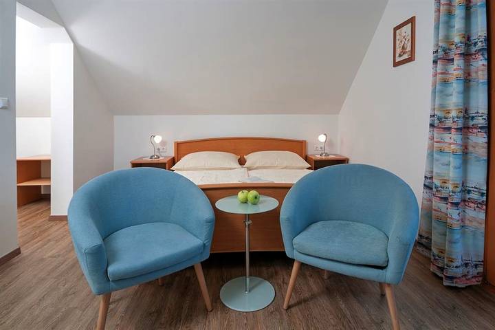 Gîte pour 2 personnes, avec balcon et jardin, adapté aux familles à Faak am See - 4