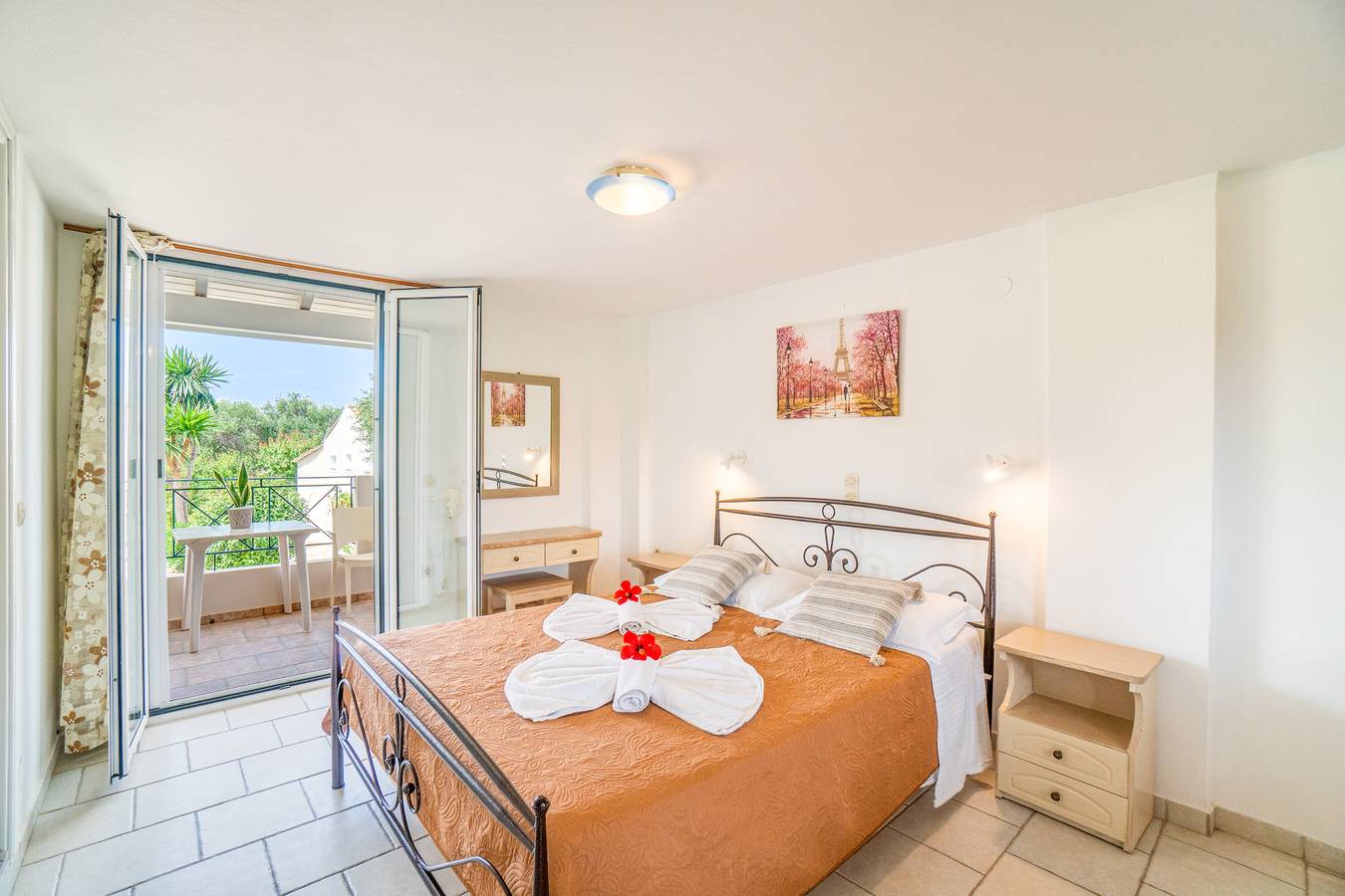 Ganze Wohnung, Ferienwohnung 'Standard Family 18' mit Gemeinschaftspool, Wi-Fi und Klimaanlage in Arillas Agiou Georgiou, Arillas