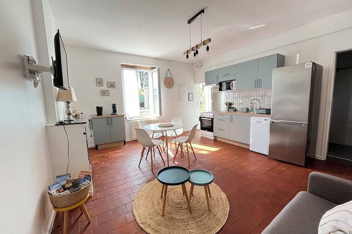 Gîte pour 4 personnes, avec jardin et terrasse à Chailles