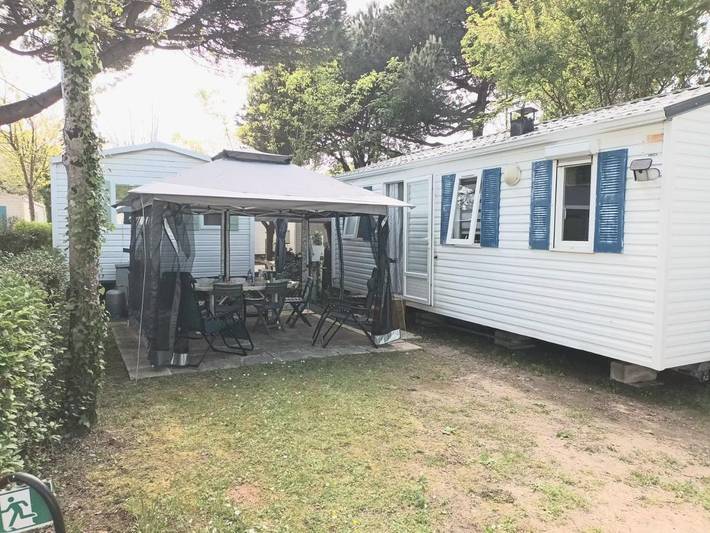 Camping pour 6 personnes, avec Terrasse ainsi que Piscine et Vue