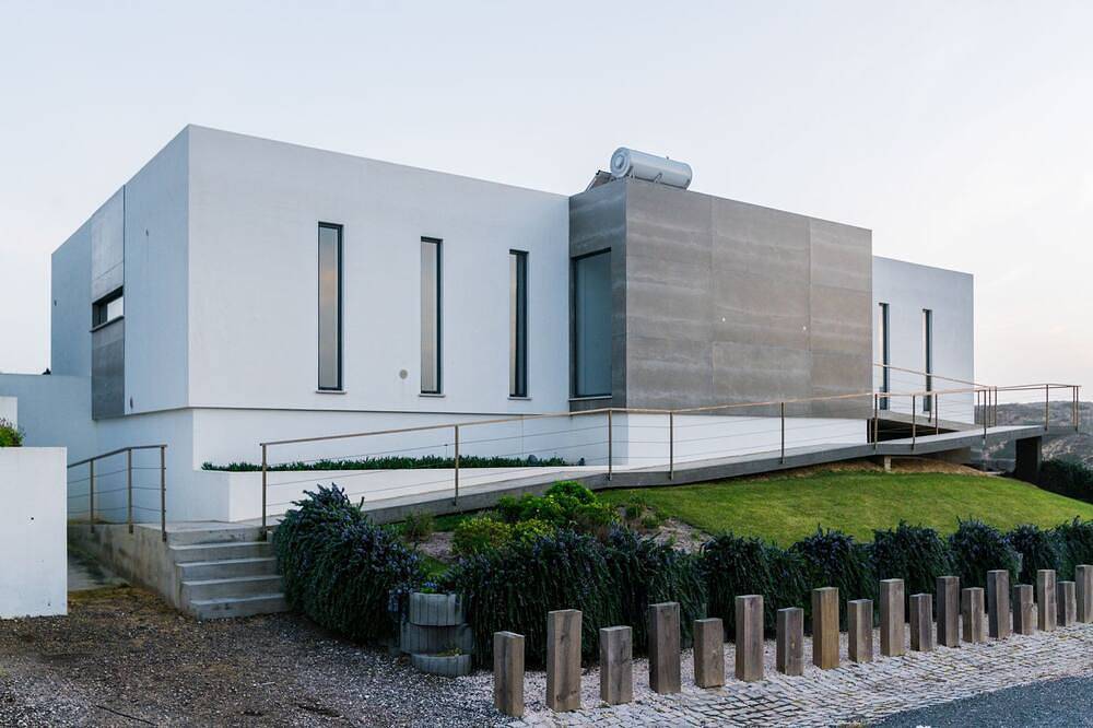 Villa con piscina a 800 m de la playa. in Bordeira, Parque Natural del Suroeste Alentejano y Costa Vicentina