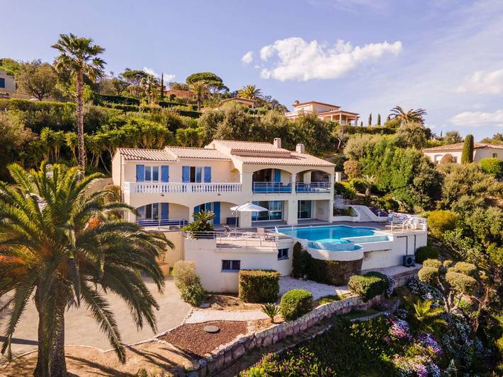 Gîte pour 15 personnes, avec jardin ainsi que balcon et piscine, adapté aux familles dans Plage Des Elephants