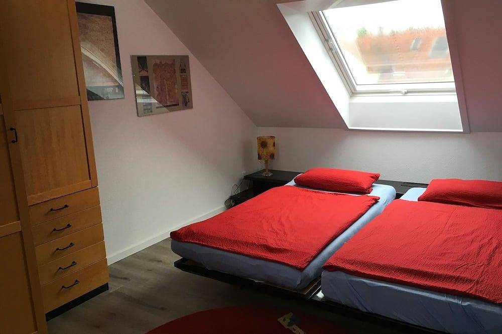 Ganze Wohnung, Fewo mit Balkon und eigenem Zugang in Karlsruhe, Nordschwarzwald