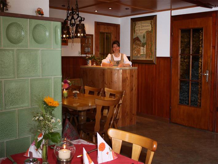 Ferienhaus, mit Balkon/Terrasse und Terrasse sowie Garten in Titisee-Neustadt - 4